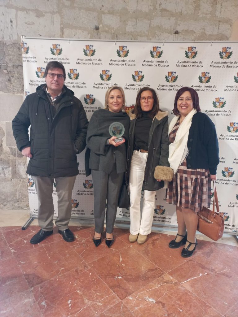 Recogida reconocimiento Ayuntamiento Rioseco. Ir a leer más sobre esta noticia